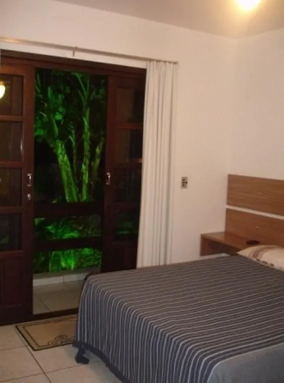 Pousada Guaruja Bombinhas 0*,